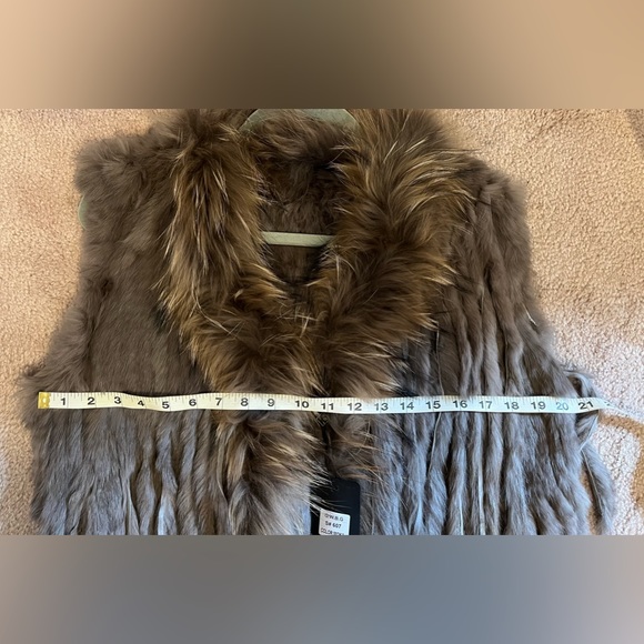 G.W.B.G Fur Vest - Picture 6 of 7
